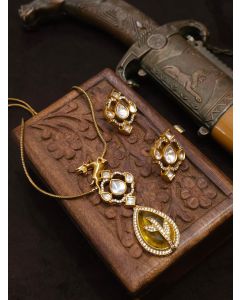 Emerald Premium Gold Polish Mix Stone Pendant Set Animal Party Wear Jewelry Set